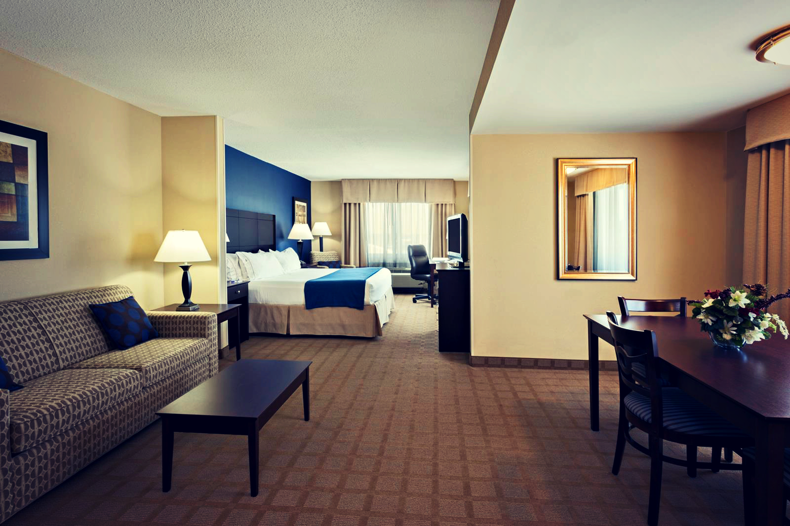 Holiday Inn Express & Suites Fort Pierce West, an IHG Hotel